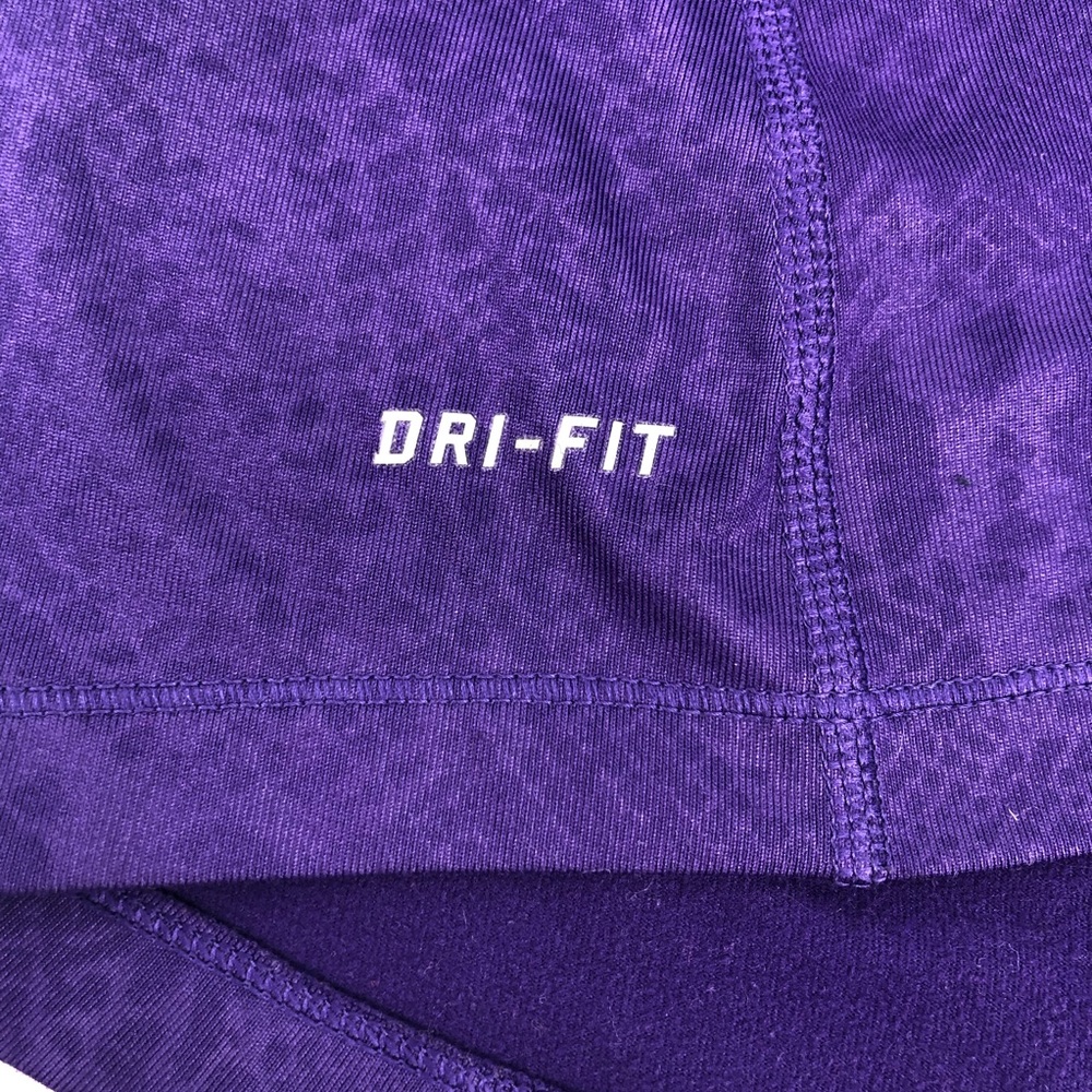 Nike Pro Dri-Fit Embossed Heights Vixen Half-Zip - Picture 6 of 7
